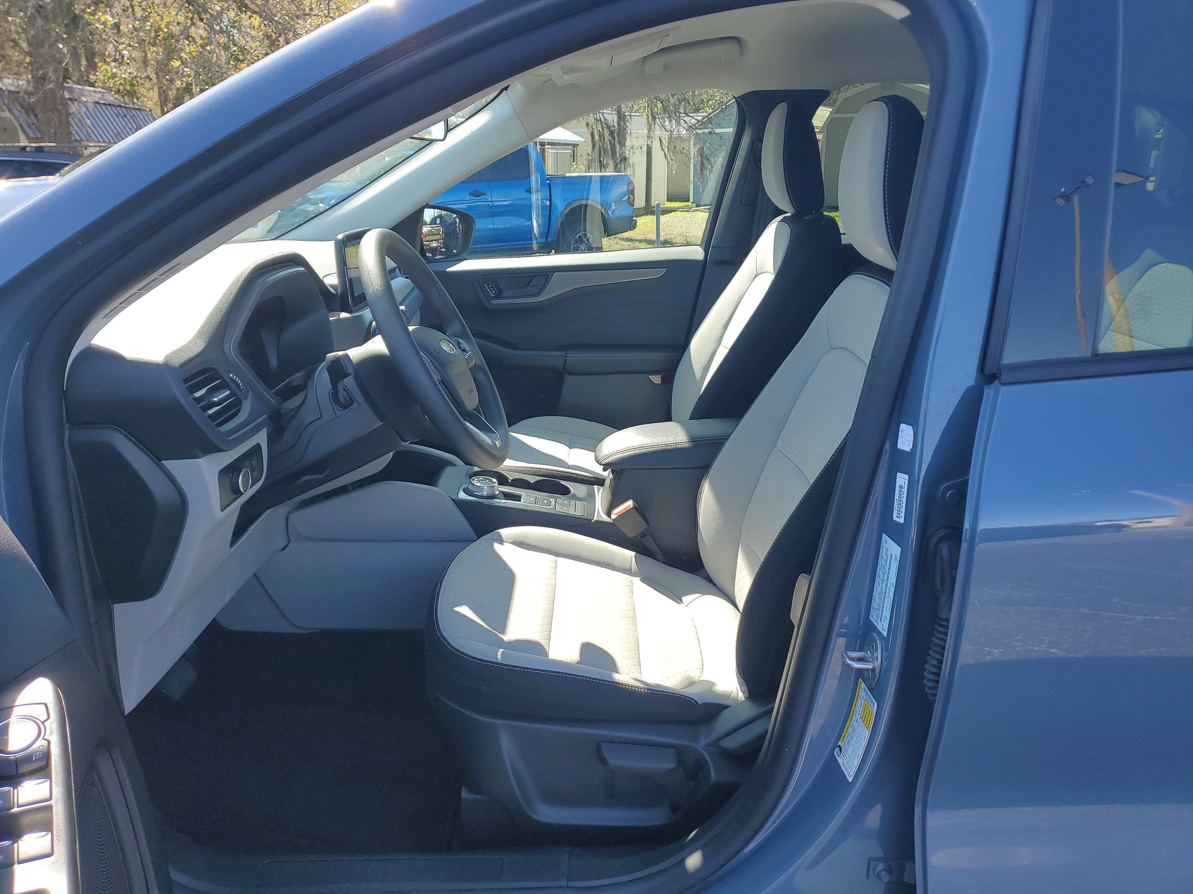 Used 2025 Ford Escape Active image 17