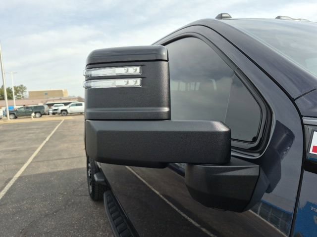 Used 2025 GMC Sierra 3500 AT4 w/ AT4 Premium Plus Package image 6