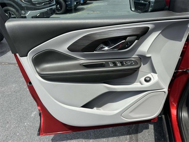 Used 2023 GMC Terrain SLE w/ Driver Convenience Package image 12