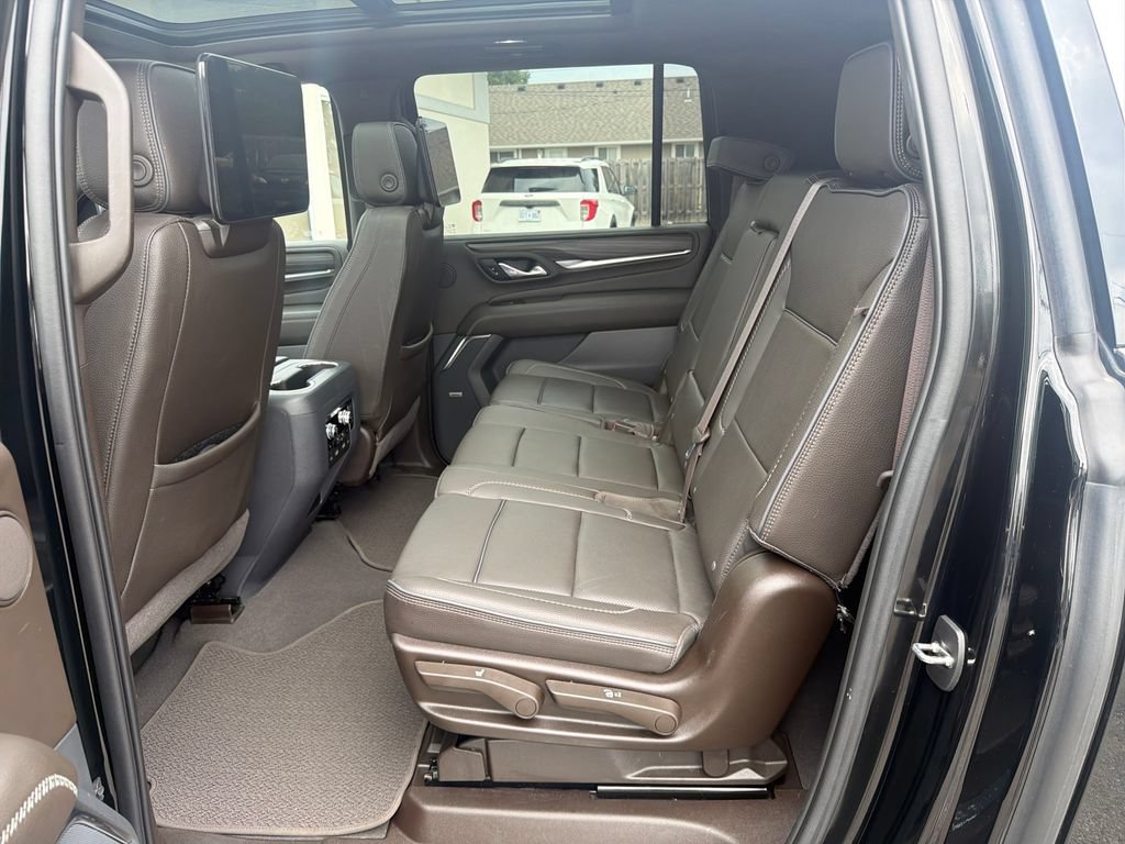 Used 2023 GMC Yukon XL Denali w/ Denali Reserve Package AWD/4WD image 29