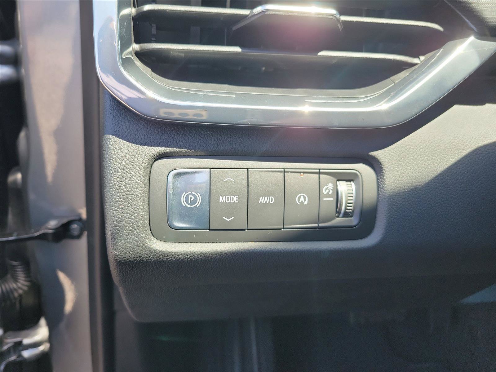 New 2026 GMC Acadia Elevation w/ Elevation Premium Package AWD/4WD image 24