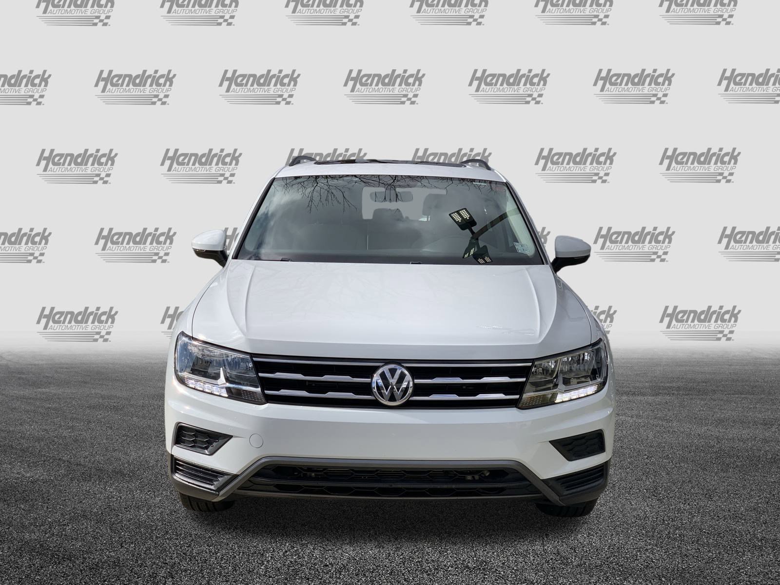 Used 2020 Volkswagen Tiguan SE w/ Panoramic Sunroof Package image 3