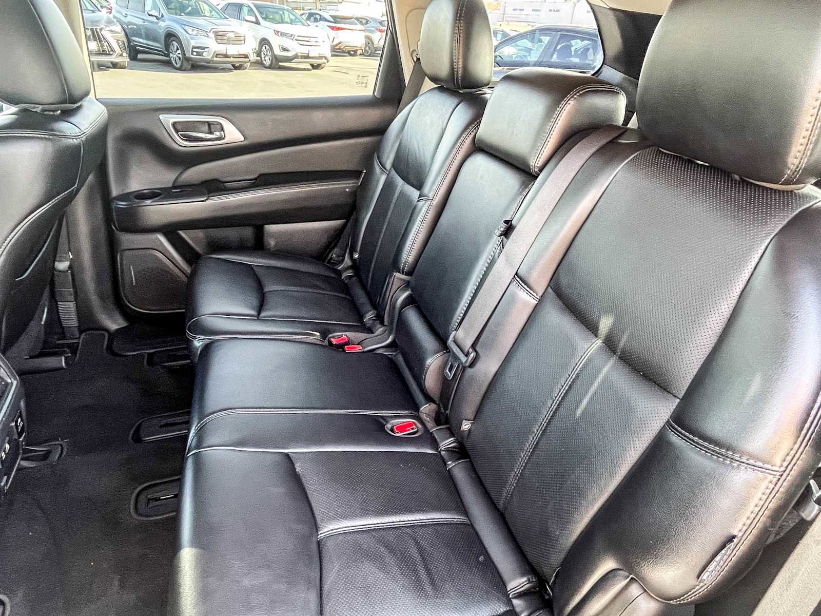 Used 2019 Nissan Pathfinder Platinum w/ Cargo Package image 15