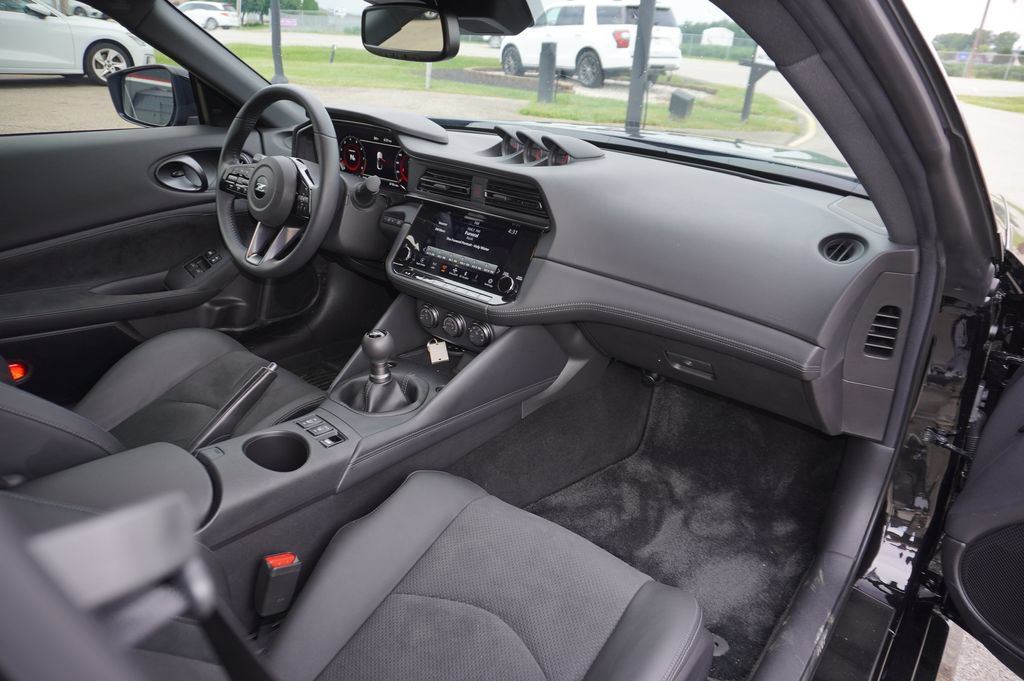 Used 2023 Nissan Z w/ Floor Mat Package (L93) RWD image 43