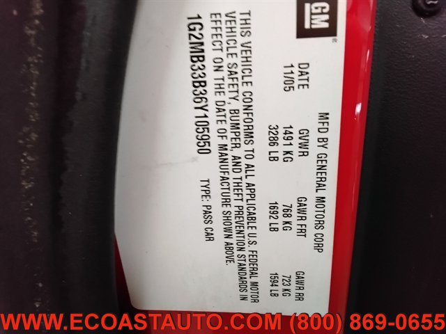 Used 2006 Pontiac Solstice Convertible w/ Premium Package RWD image 19