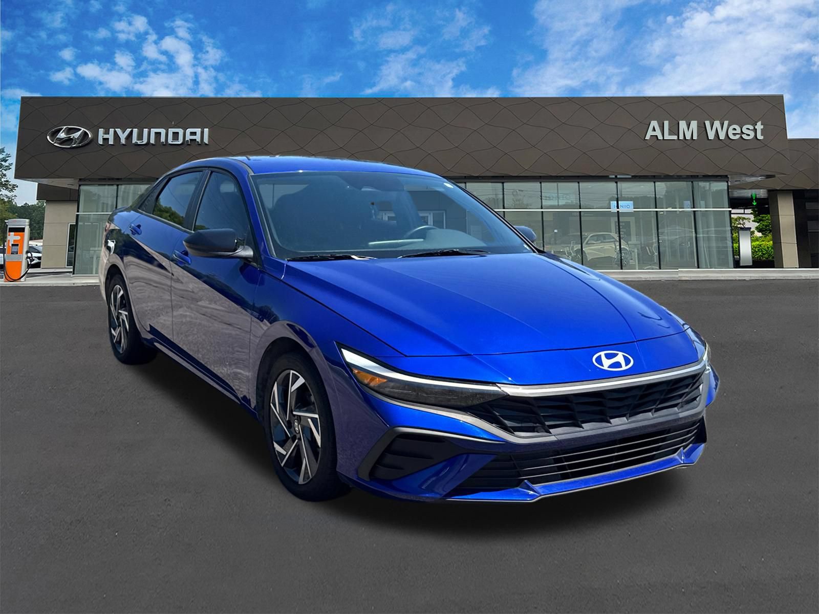 Used 2025 Hyundai Elantra Sport FWD image 3