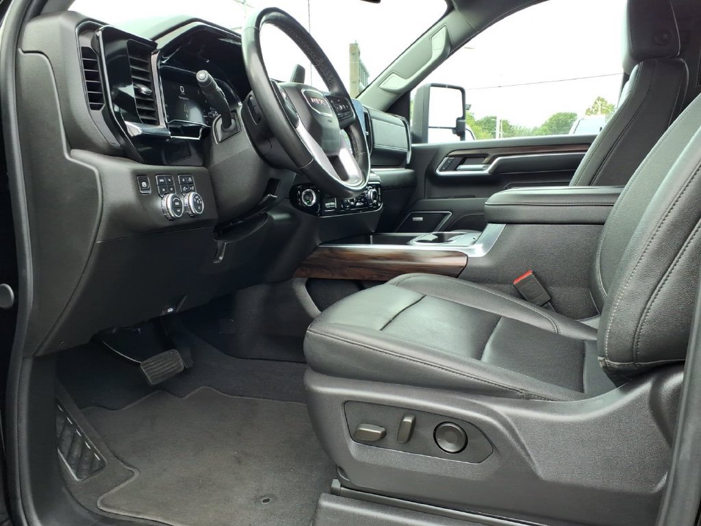 Used 2025 GMC Sierra 2500 SLT w/ Texas SLT Premium Package AWD/4WD image 14