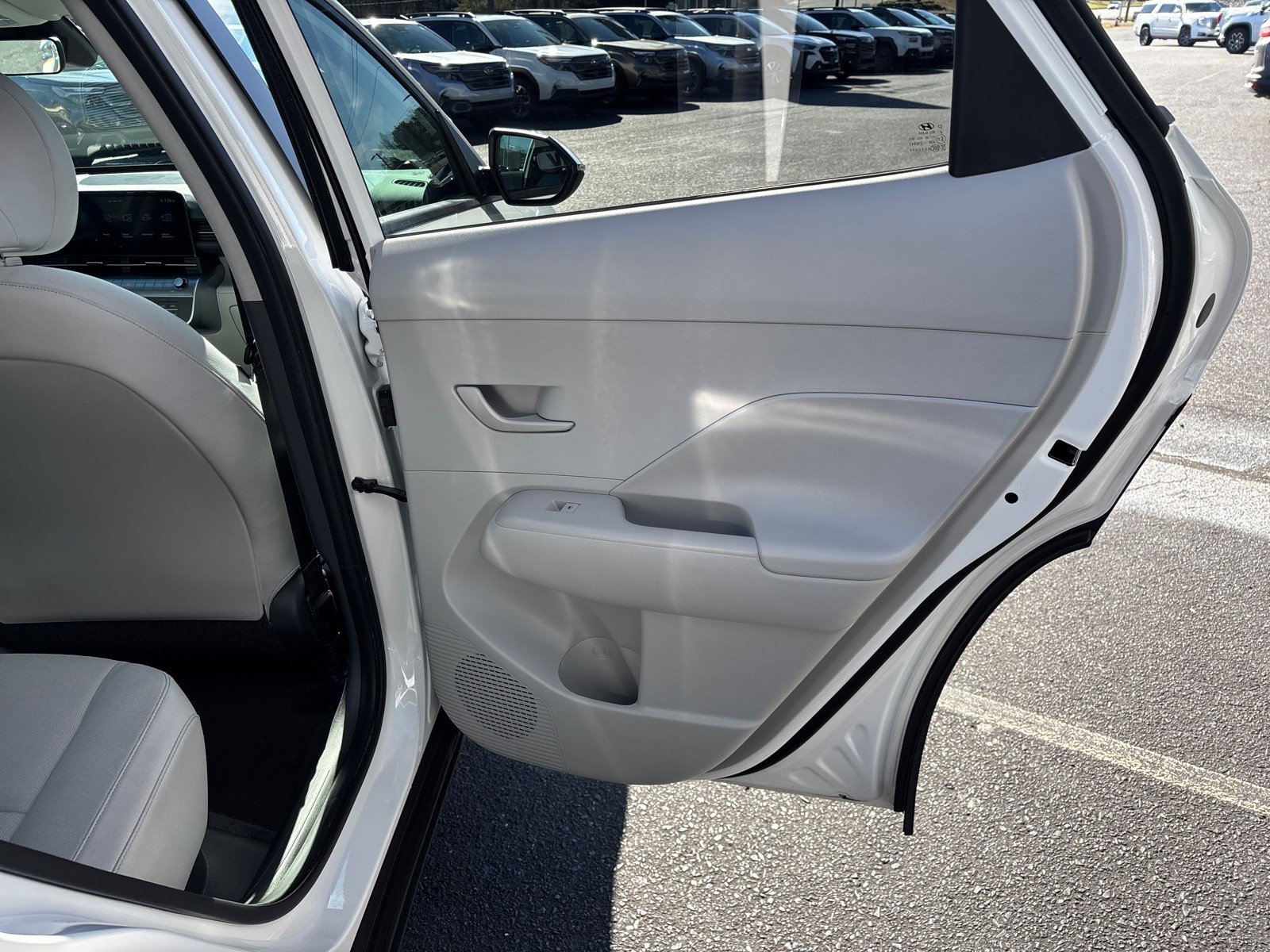 Used 2024 Hyundai Kona SEL image 38