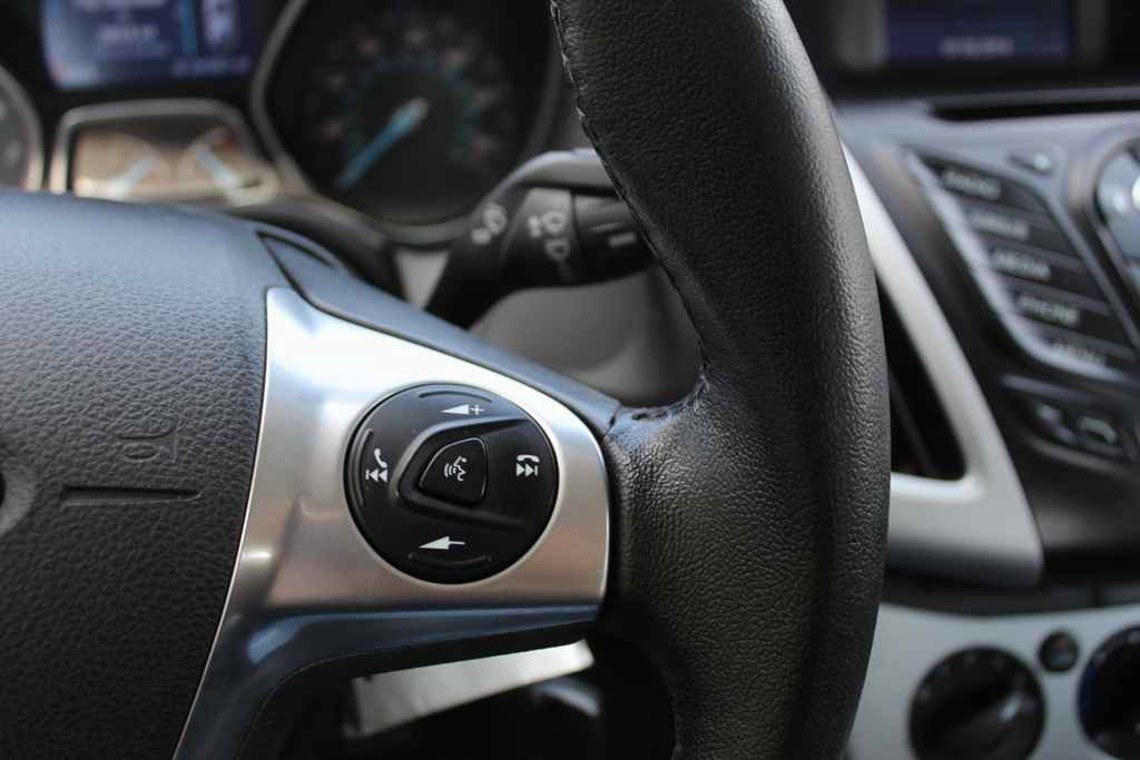 Used 2014 Ford Focus SE w/ SE Sport Package FWD image 17