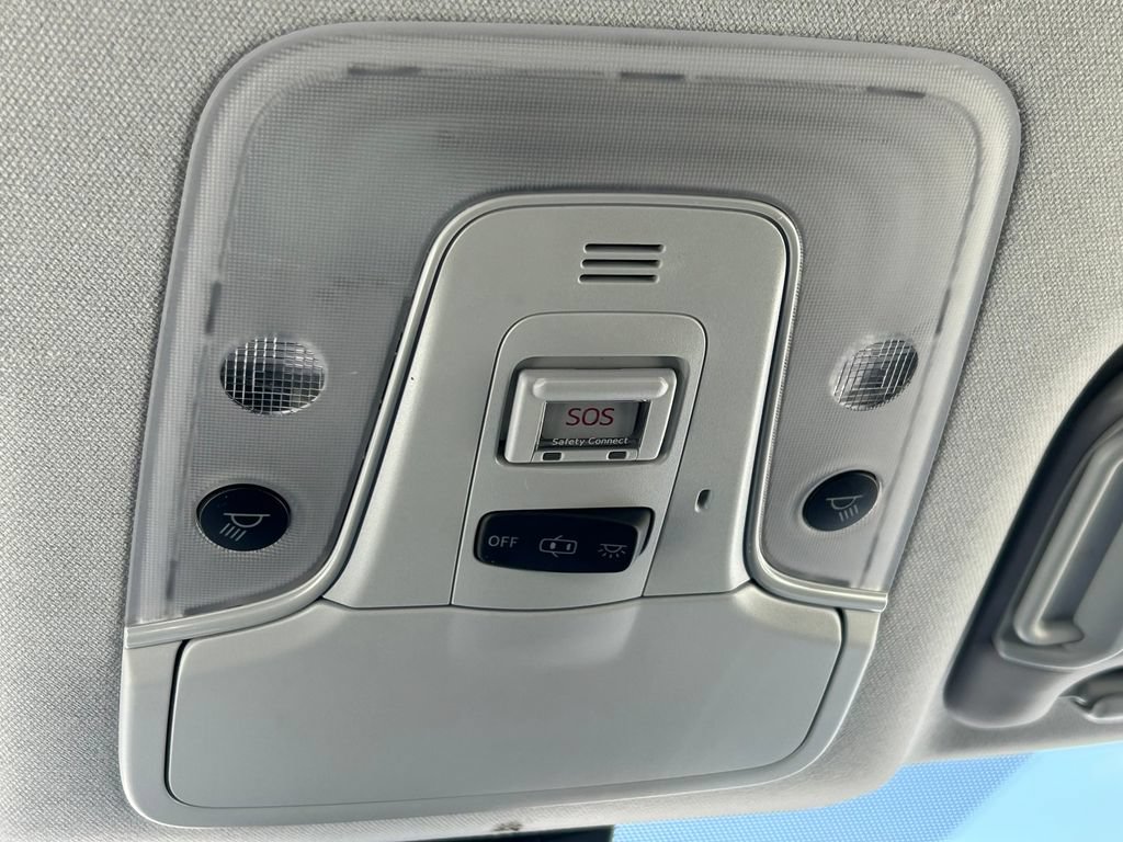 Used 2020 Toyota Prius LE FWD image 18