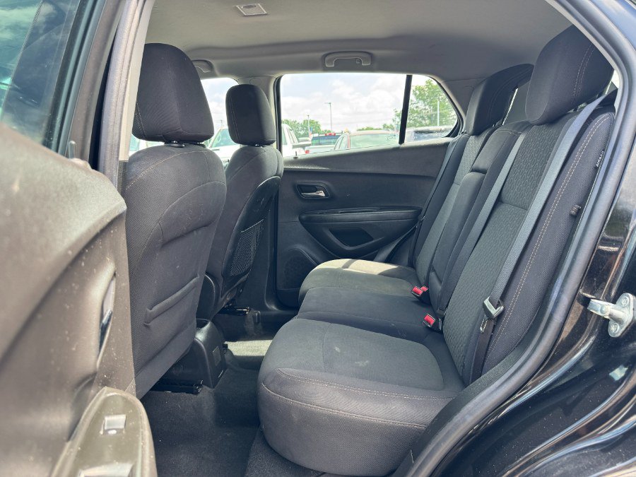 Used 2020 Chevrolet Trax LS FWD image 16
