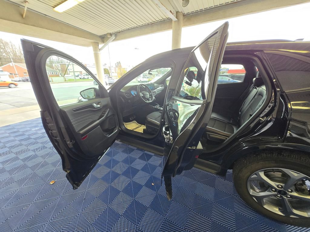 Used 2023 Ford Escape ST-Line w/ Tech Pack #1 image 22