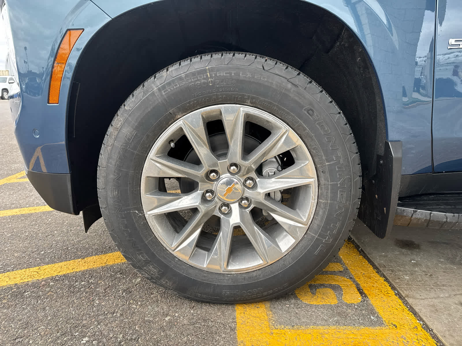 New 2026 Chevrolet Suburban Premier image 7