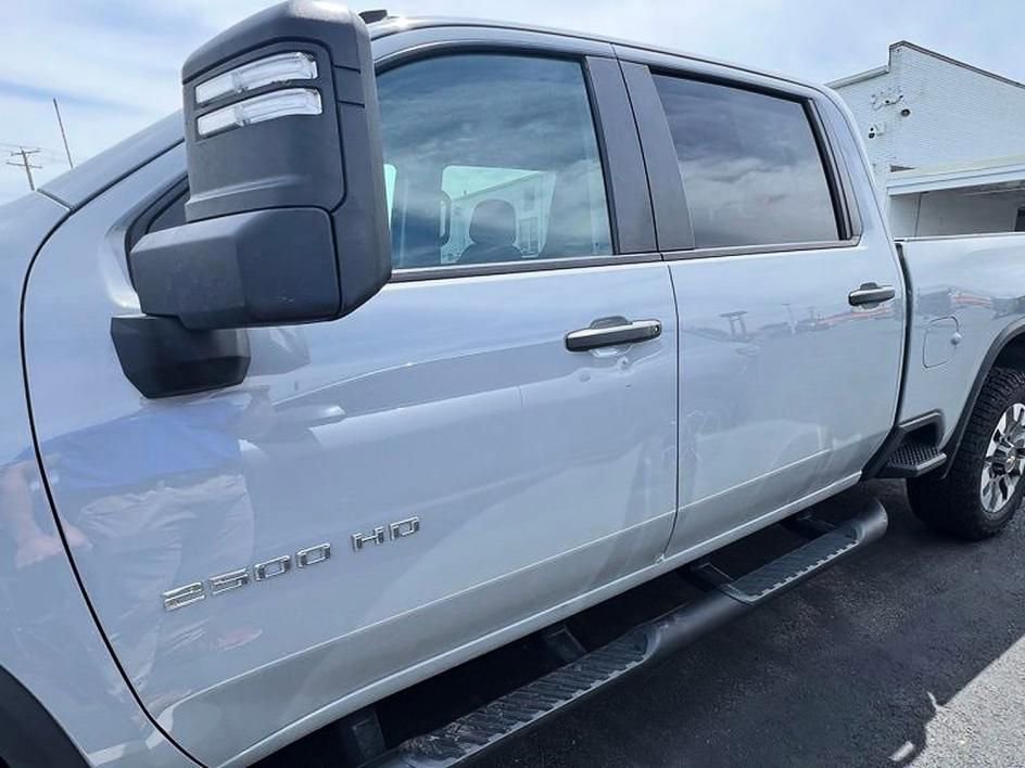 Used 2024 Chevrolet Silverado 2500 Custom w/ Custom Convenience Package AWD/4WD image 2