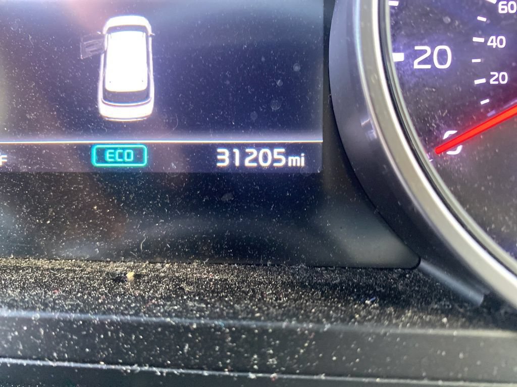 Certified 2024 Kia Carnival LX FWD image 6