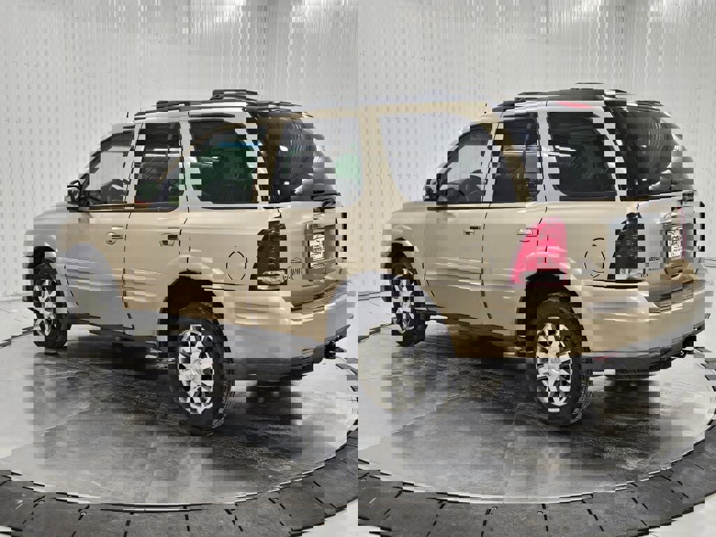 Used 2004 Buick Rainier CXL image 28