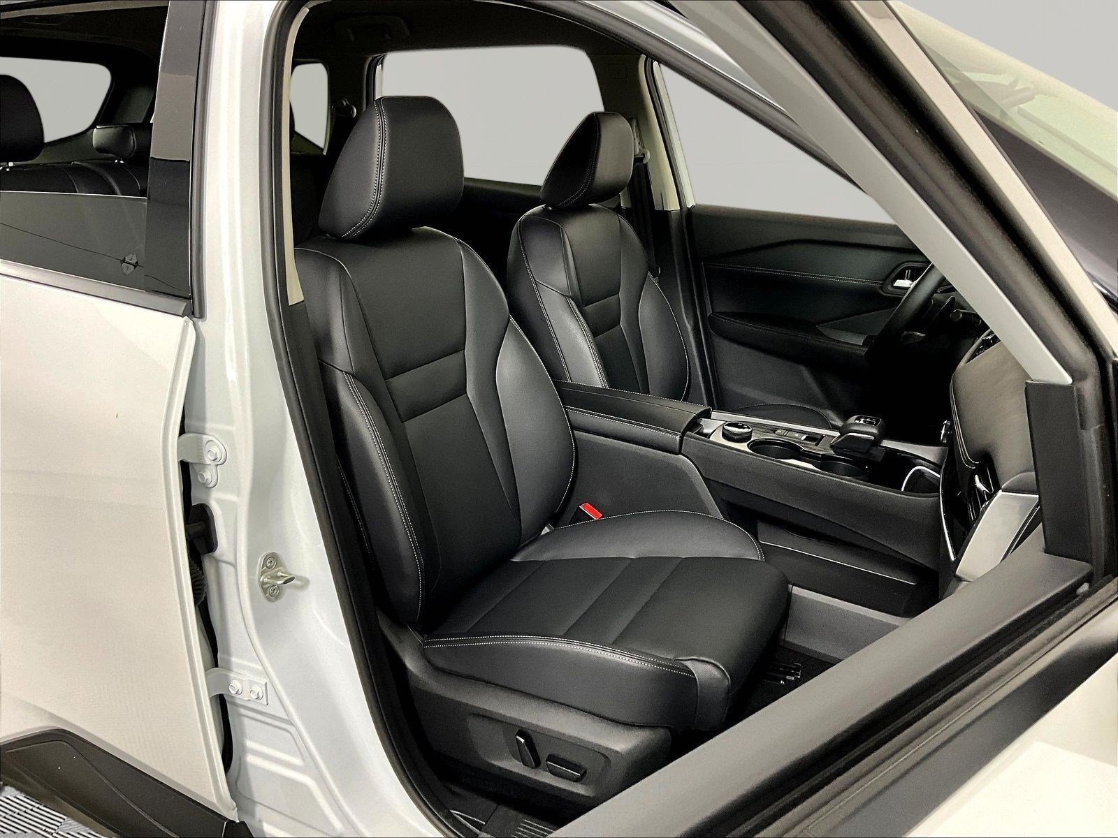 Certified 2025 Nissan Rogue SL AWD/4WD image 28