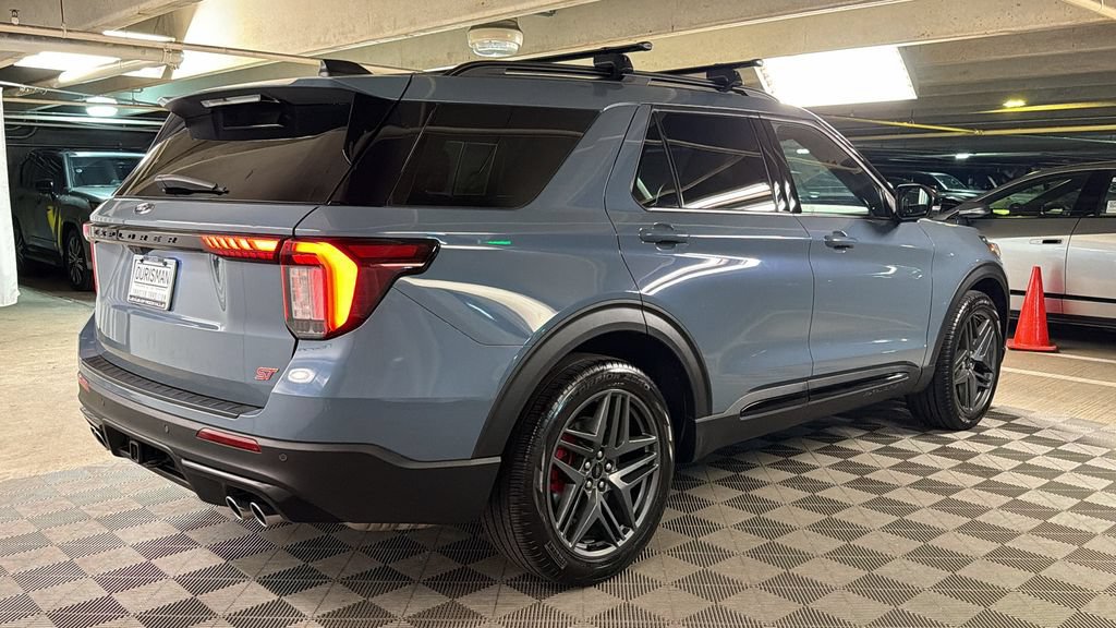 Used 2025 Ford Explorer ST AWD/4WD image 8