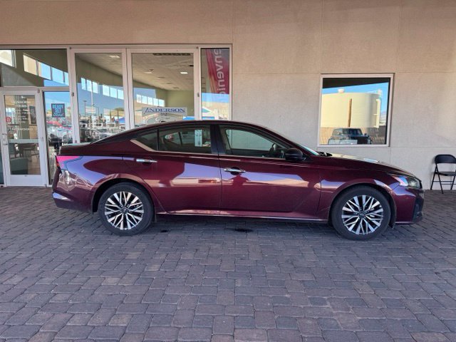 Used 2025 Nissan Altima 2.5 SV FWD image 5