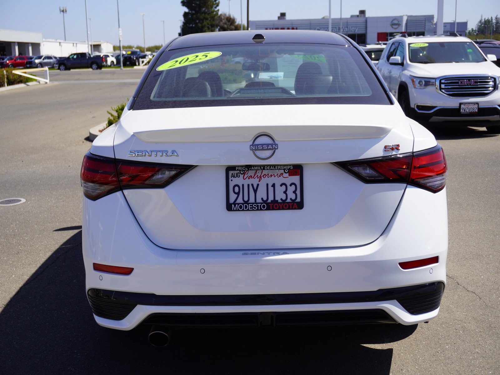 Used 2025 Nissan Sentra SR w/ SR Premium Package FWD image 9