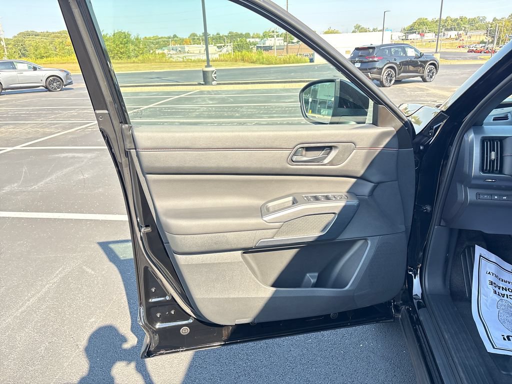 New 2026 Nissan Pathfinder Rock Creek AWD/4WD image 11
