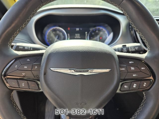 Used 2023 Chrysler Pacifica Touring FWD image 23