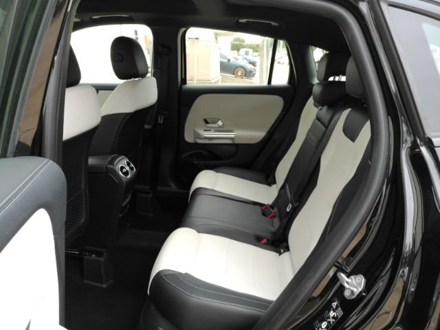Used 2021 Mercedes-Benz GLA 35 AMG 4MATIC w/ Premium Package image 20