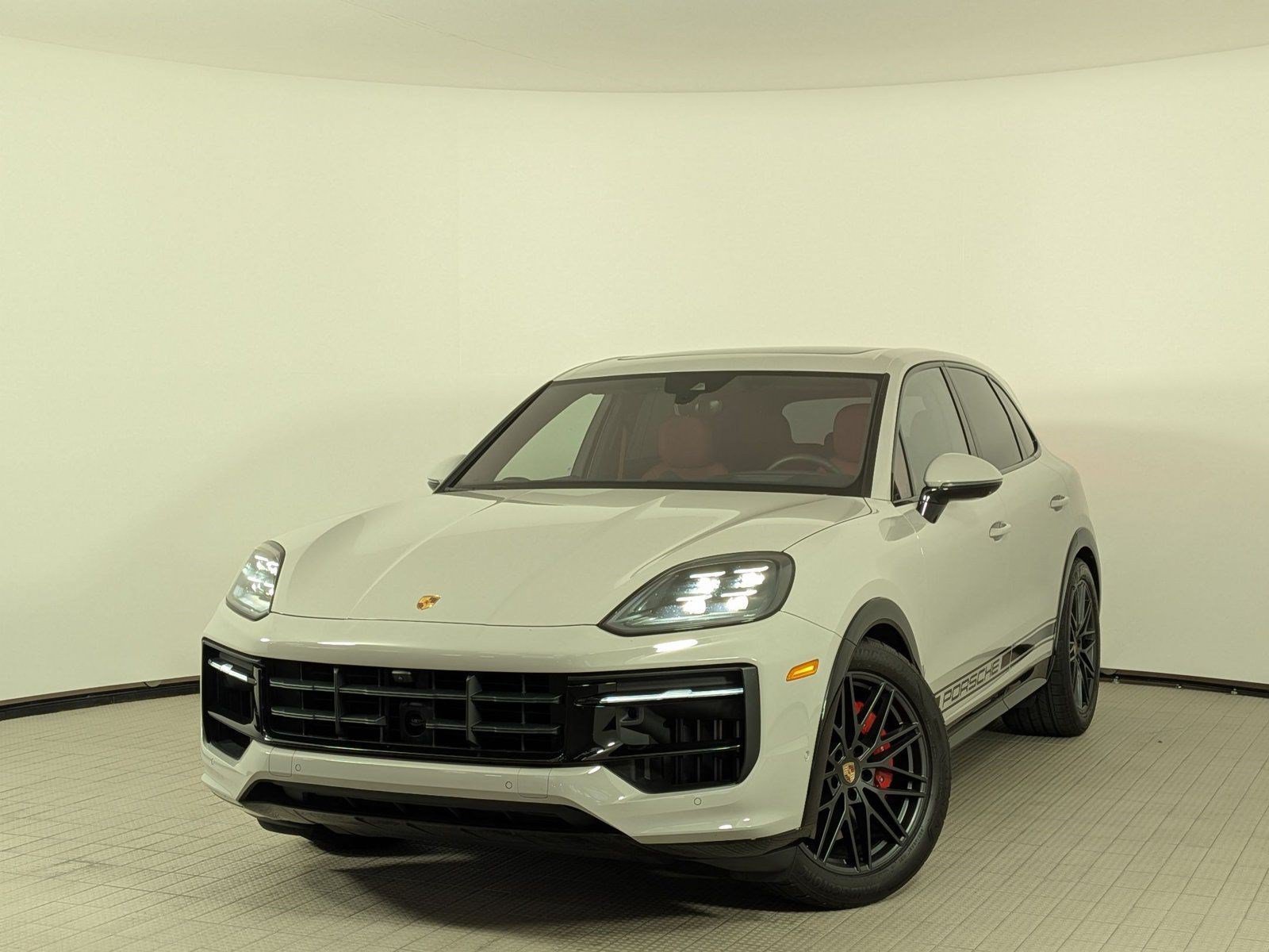 Used 2026 Porsche Cayenne GTS AWD/4WD image 1