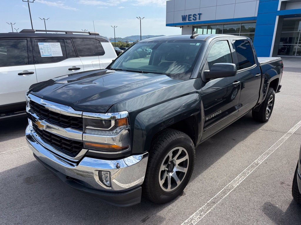 Used 2018 Chevrolet Silverado 1500 LT w/ LT Eassist Package AWD/4WD image 2