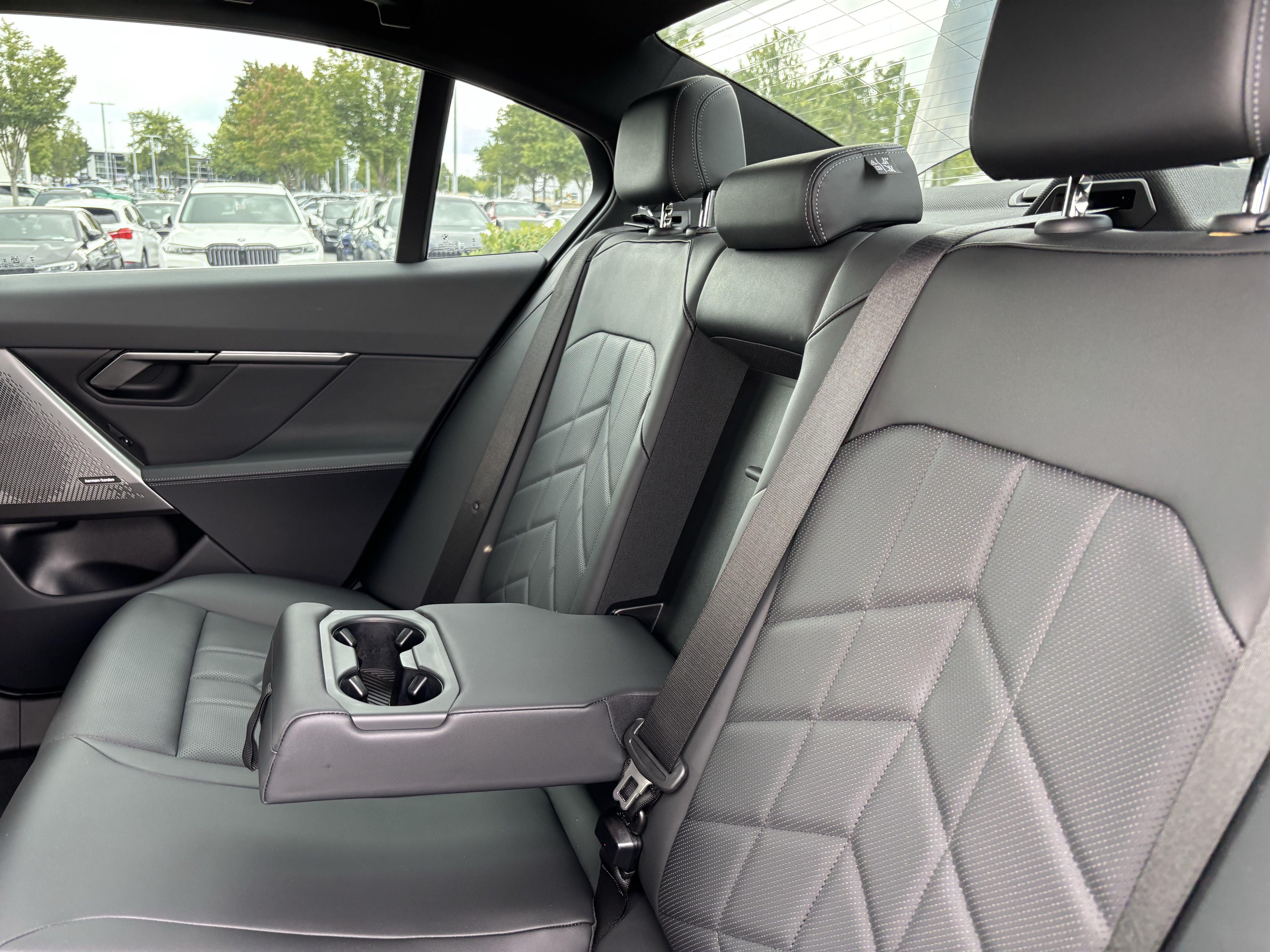 Used 2024 BMW i5 eDrive40i w/ Convenience Package RWD image 33