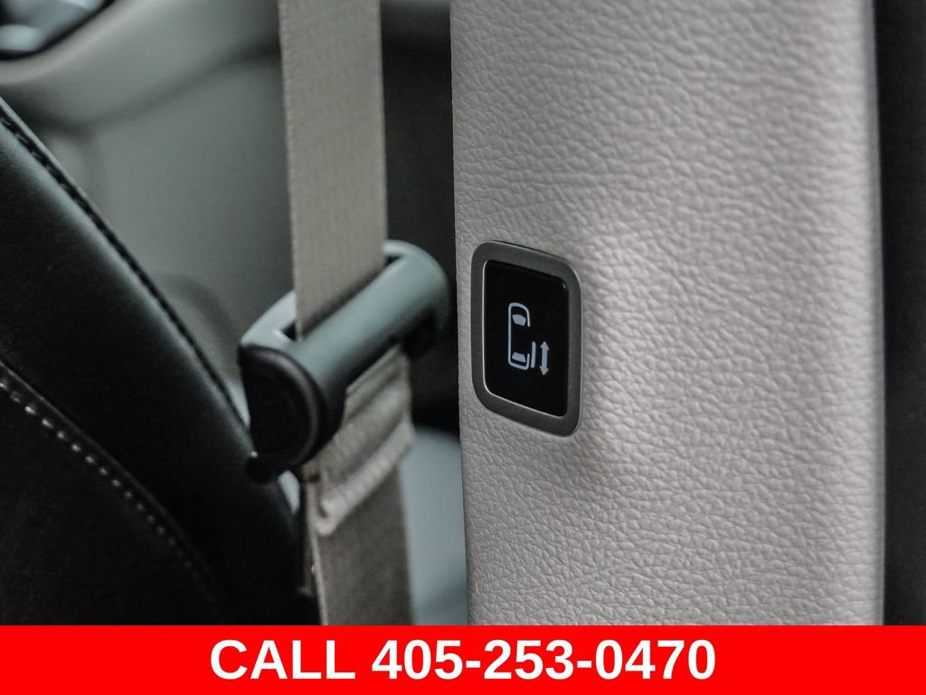 Used 2024 Chrysler Pacifica Touring-L AWD/4WD image 19