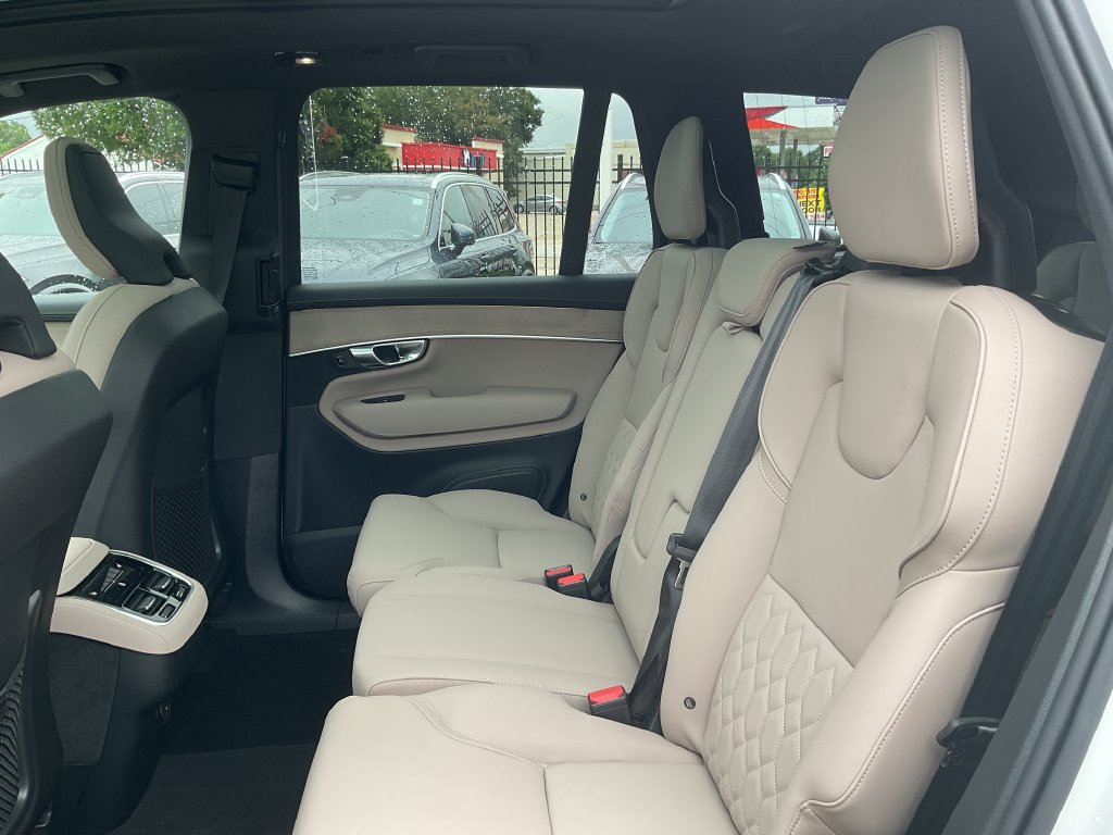 New 2027 Volvo XC90 B5 Core AWD/4WD image 14