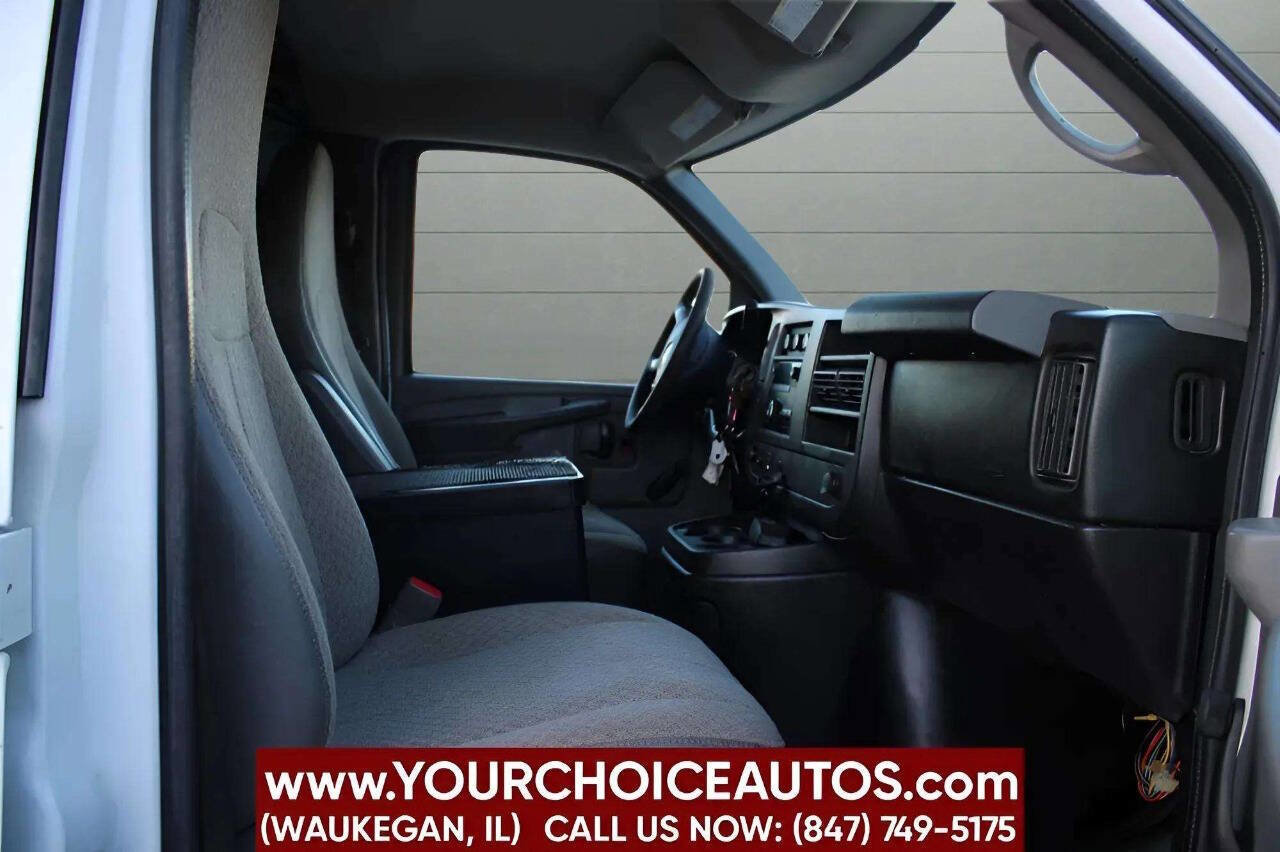 Used 2012 Chevrolet Express 2500 image 10