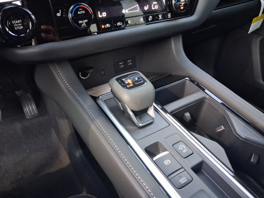 New 2026 Nissan Pathfinder Platinum FWD image 9