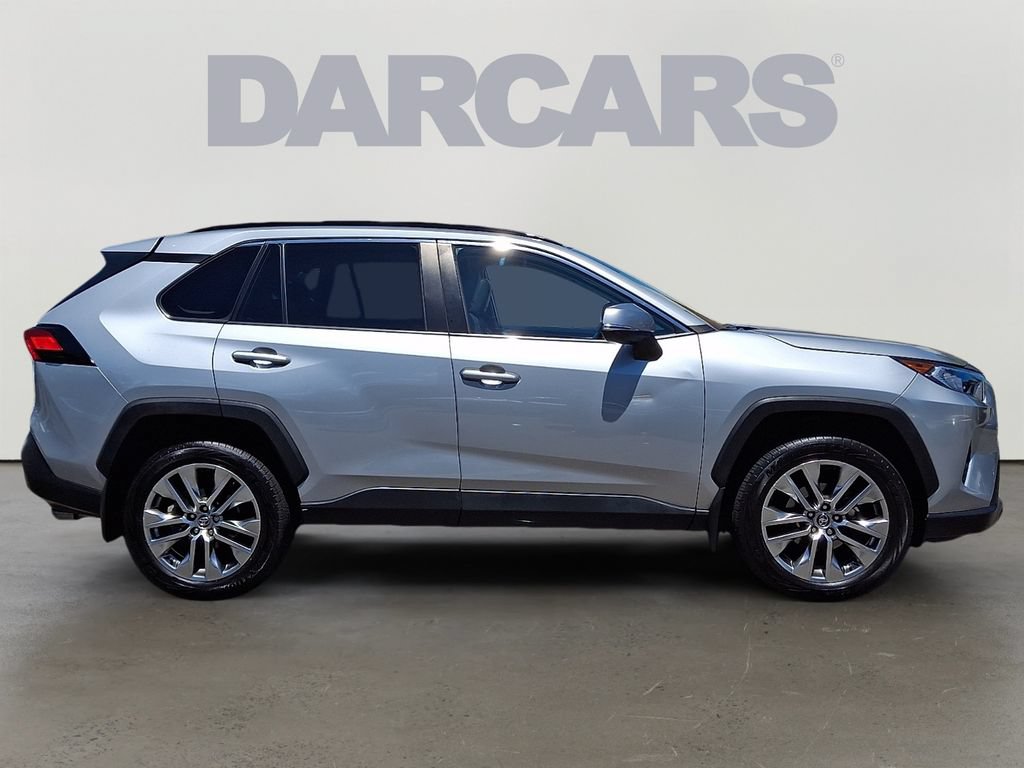 Used 2019 Toyota RAV4 XLE Premium w/ Cold Weather Package AWD/4WD image 7