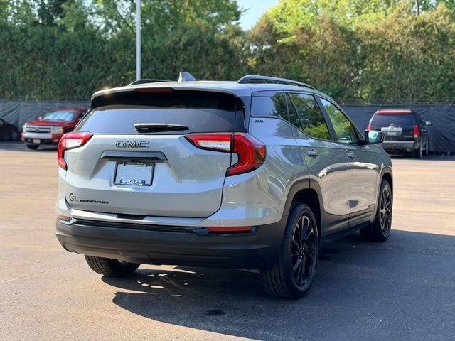 Used 2023 GMC Terrain SLE w/ Driver Convenience Package FWD image 5