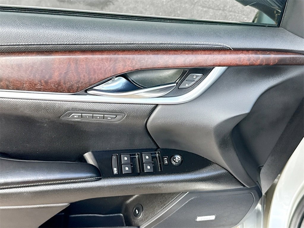 Used 2019 Cadillac XTS Luxury image 19