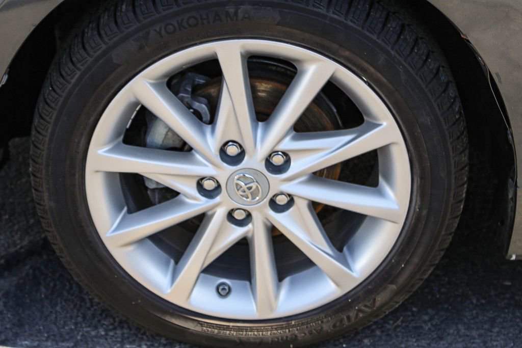Used 2012 Toyota Prius V Five image 10