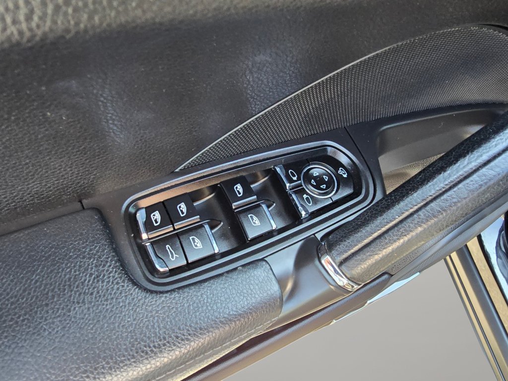 Used 2012 Porsche Cayenne AWD/4WD image 33