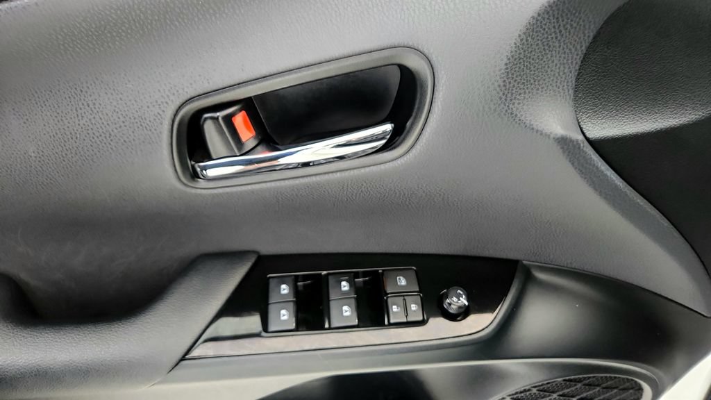 Used 2017 Toyota Prius Prime Advanced w/ Carpet Mat Package FWD image 22