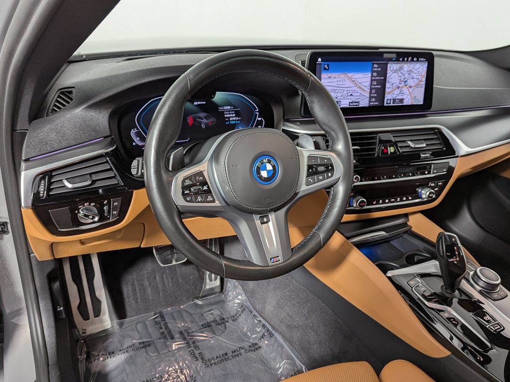 Used 2022 BMW 530e xDrive w/ Premium Package AWD/4WD image 18