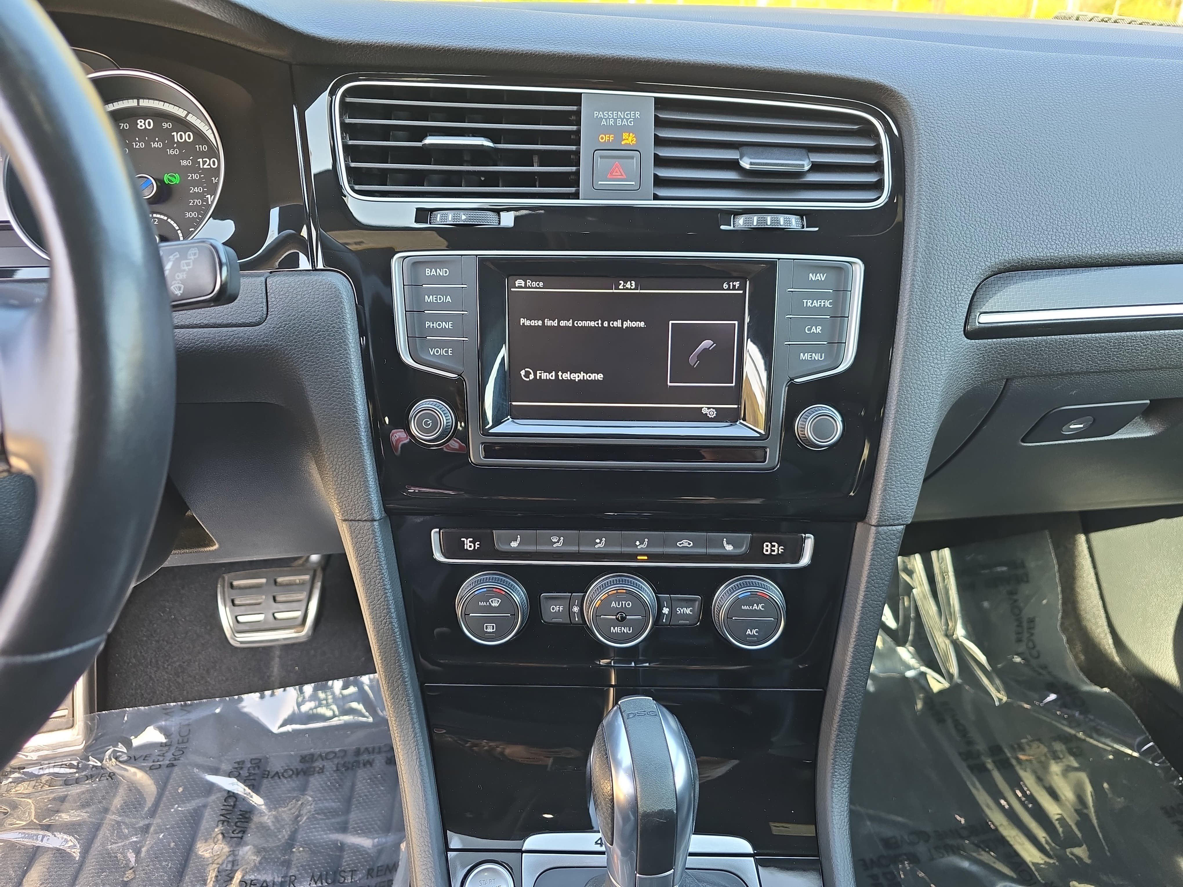 Used 2015 Volkswagen Golf R 4-Door AWD/4WD image 21
