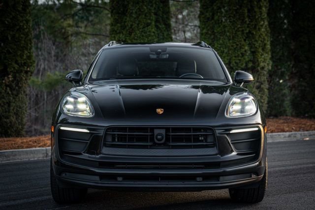 Used 2023 Porsche Macan Turbo image 17