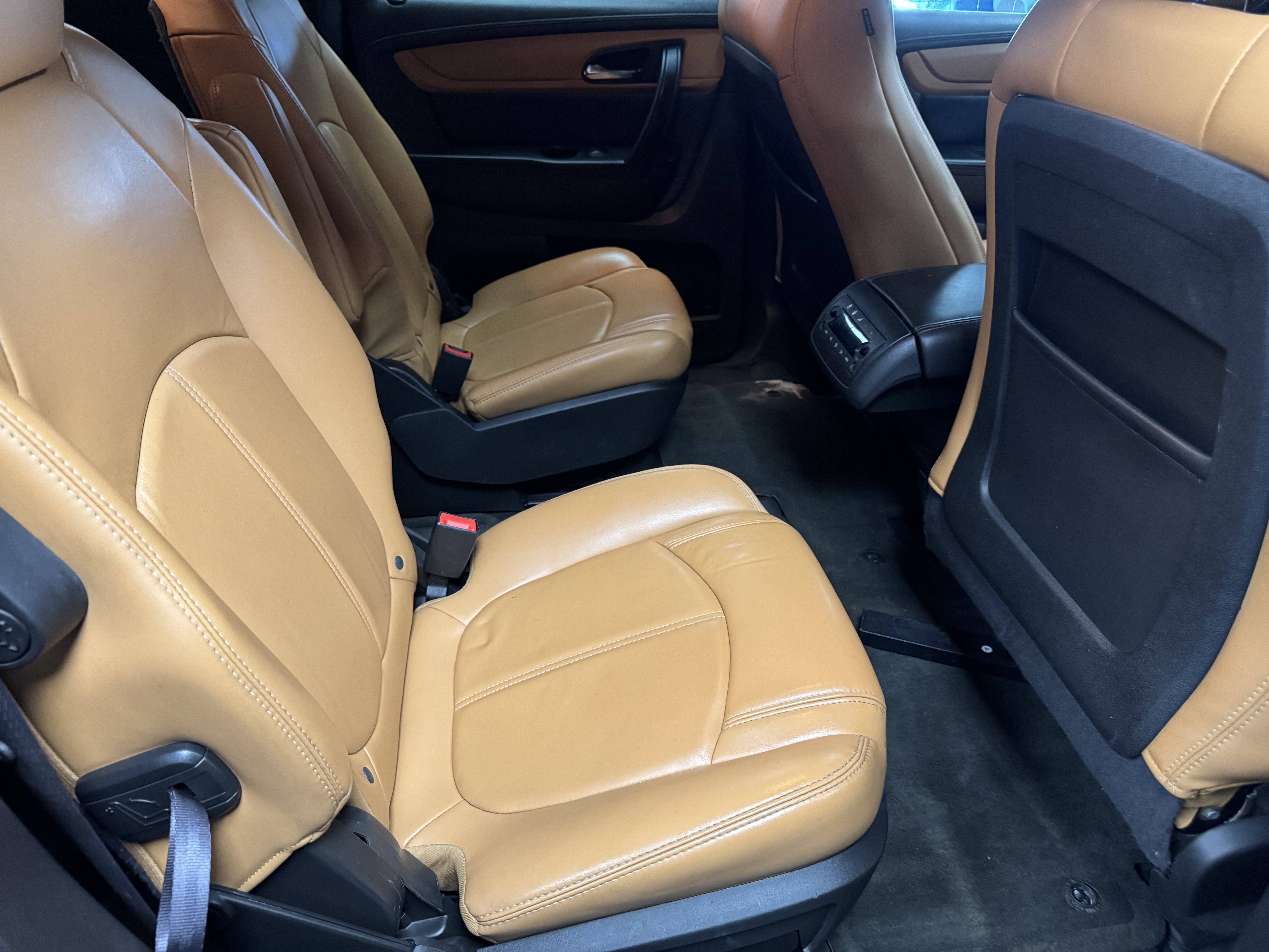 Used 2014 Chevrolet Traverse LT image 10