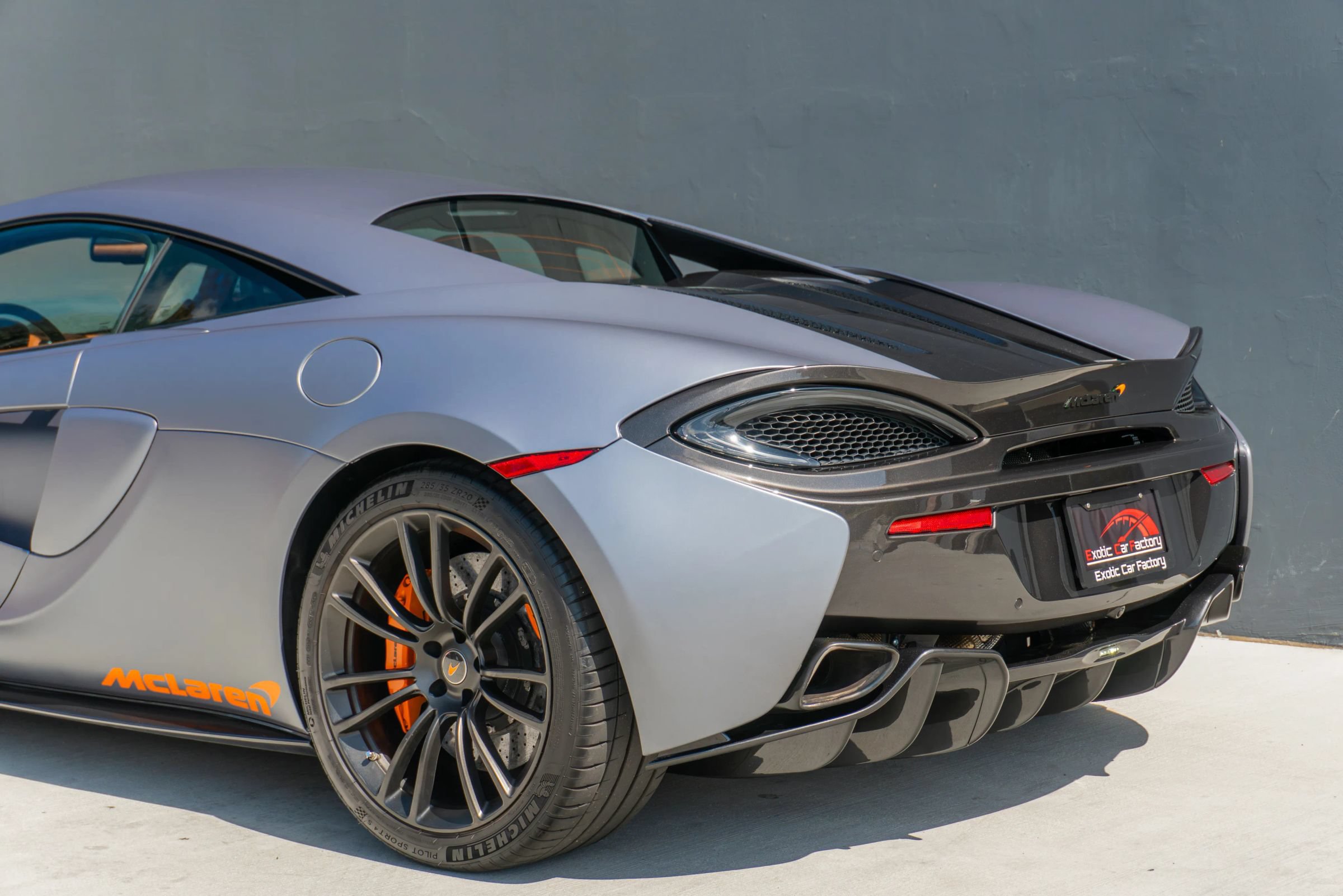 Used 2017 McLaren 570S Coupe RWD image 19