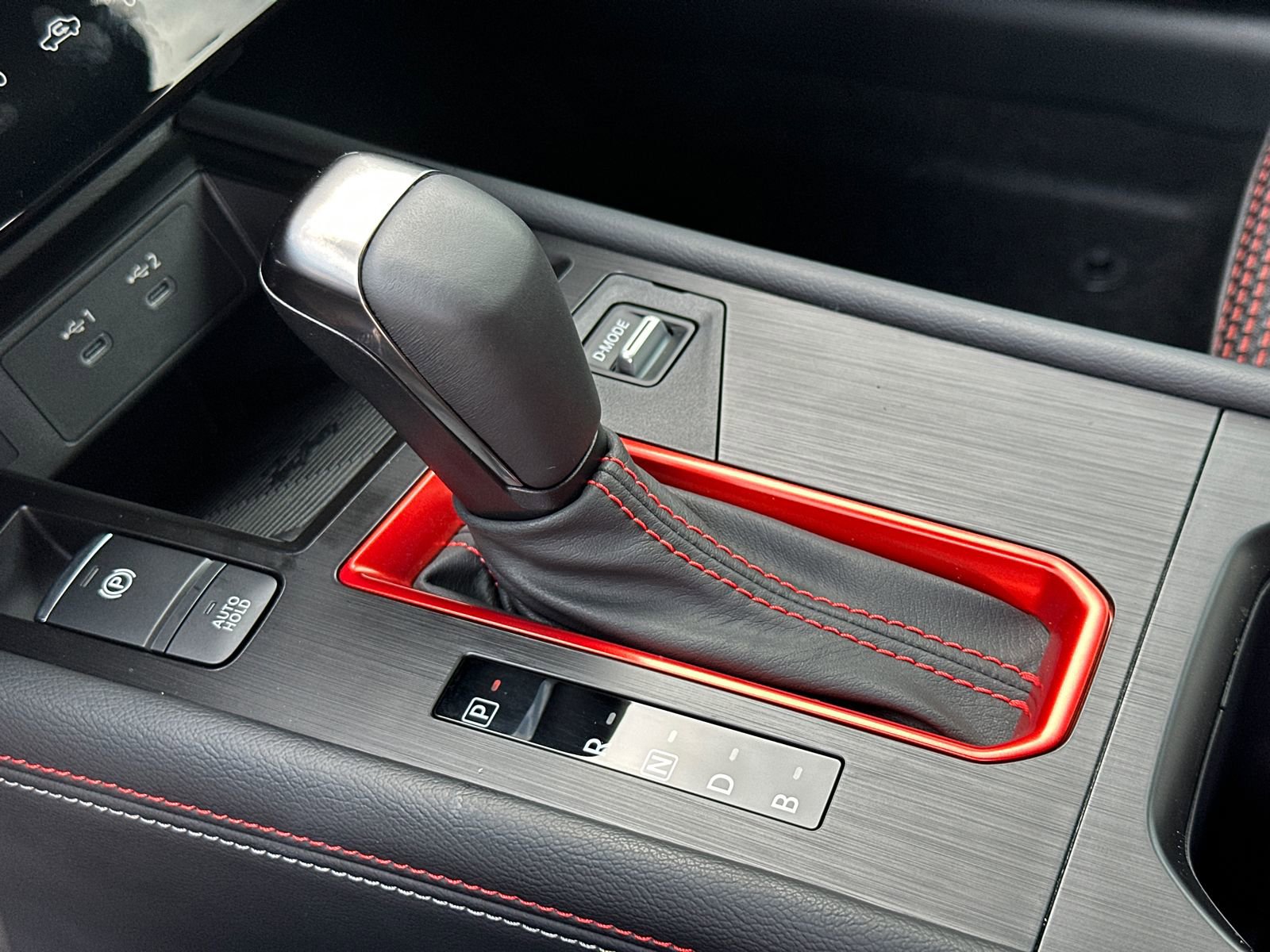 Certified 2025 Nissan Kicks SR FWD image 34