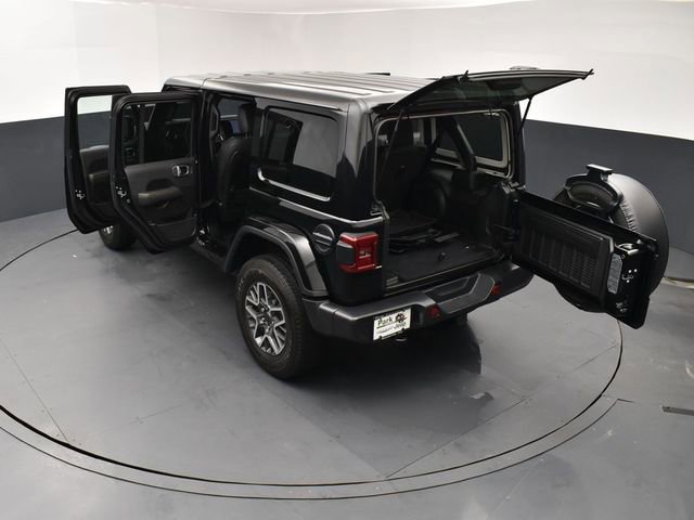 Used 2024 Jeep Wrangler Unlimited Sahara w/ Technology Group AWD/4WD image 28