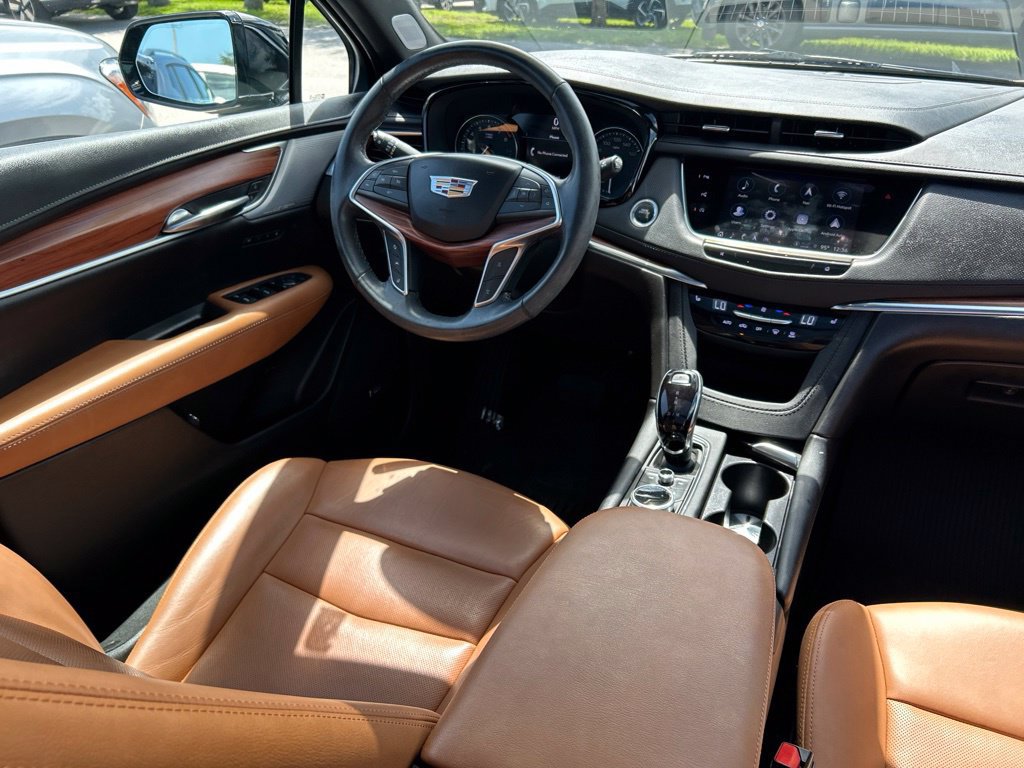Used 2024 Cadillac XT5 Premium Luxury w/ Technology Package FWD image 9