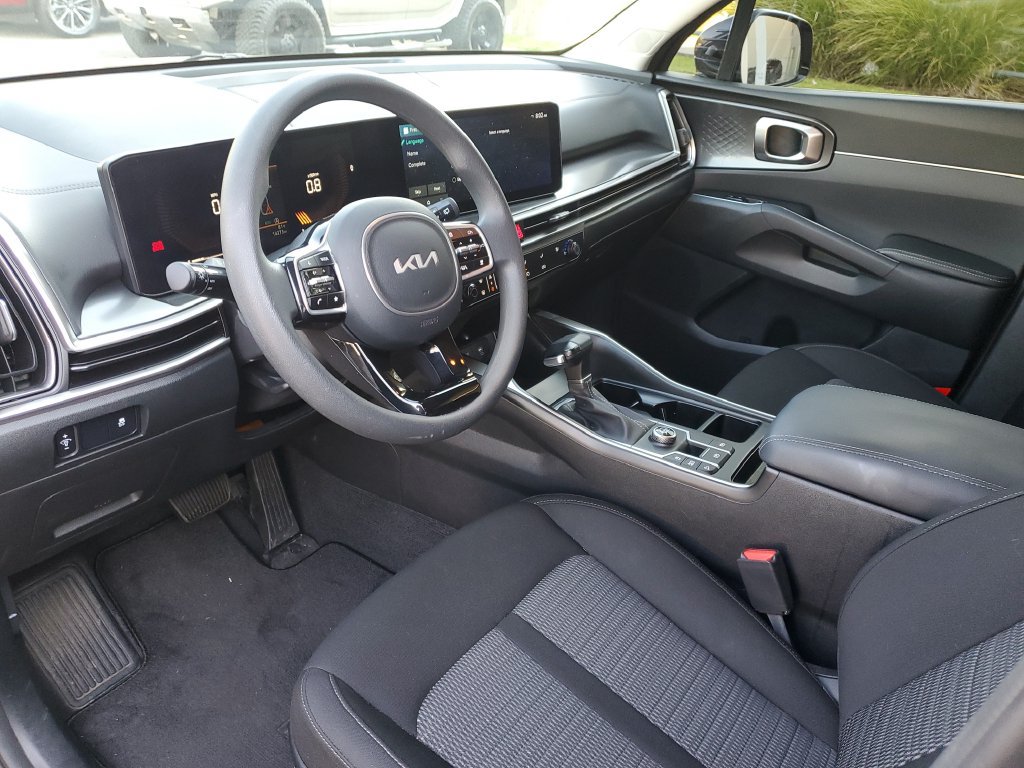 Used 2025 Kia Sorento LX FWD image 22