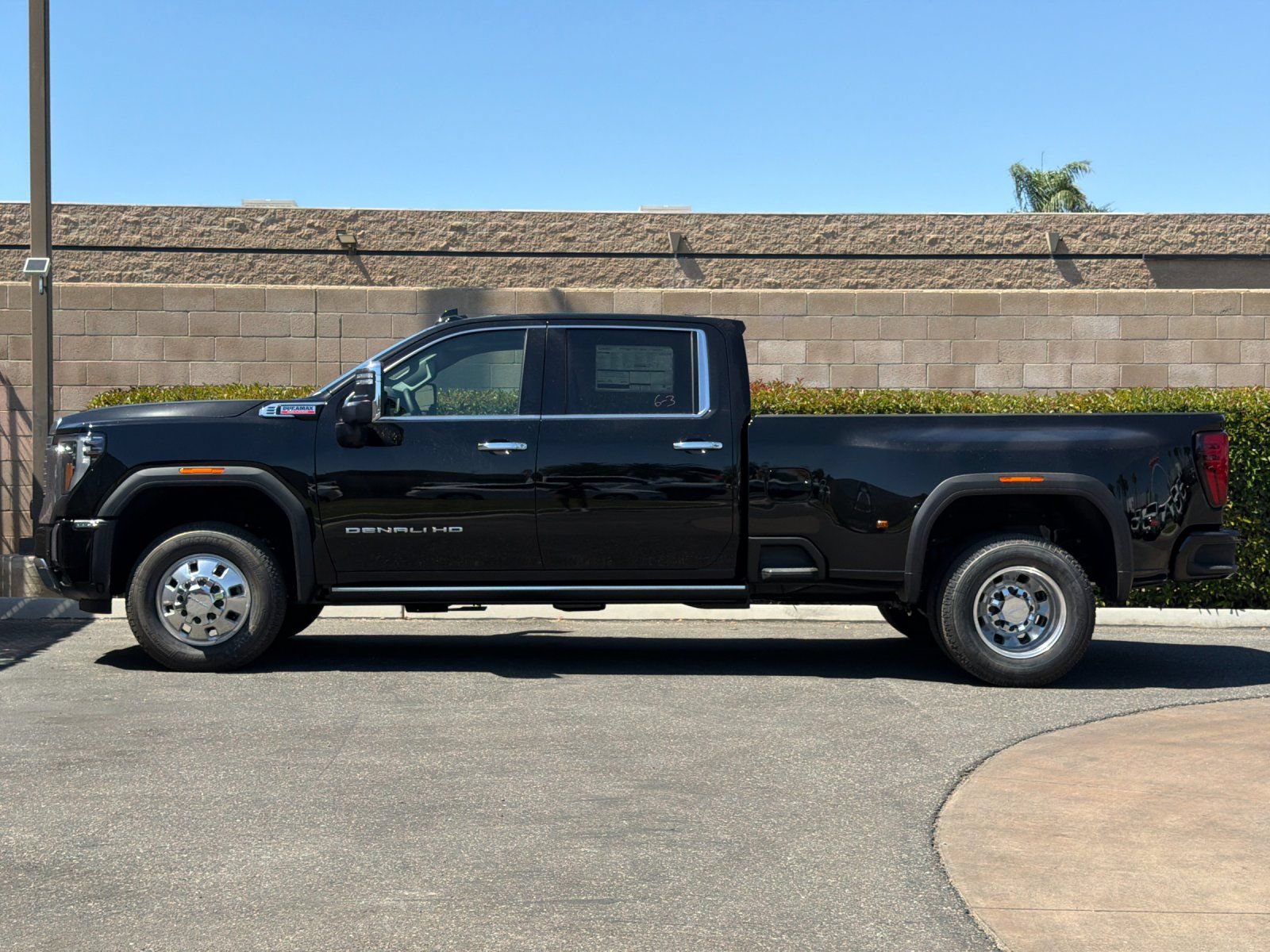 New 2026 GMC Sierra 3500 Denali w/ Denali Reserve Package AWD/4WD image 7